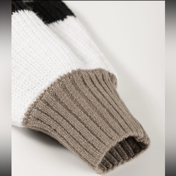 Super Soft Striped Colorblock Pattern Knit Sweater Size: XL - Picture 11 of 12